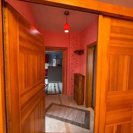 Kamelia 3 Apartment