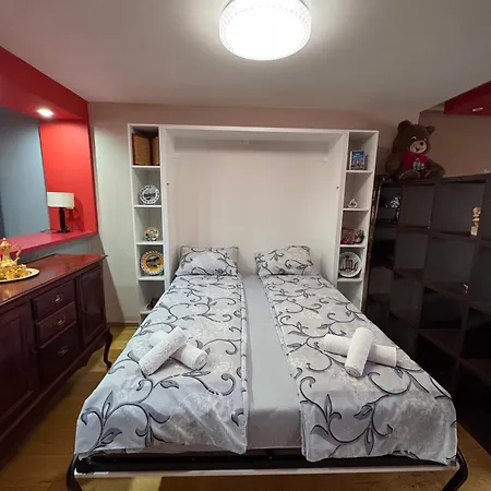 Kamelia 3 Apartment