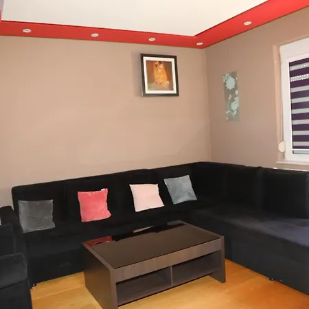 Kamelia 2 Apartment *