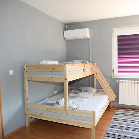 Kamelia 2 Apartment